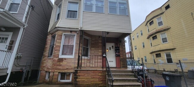 787 S 17th St-Unit -2F in Newark, NJ - Building Photo - Building Photo
