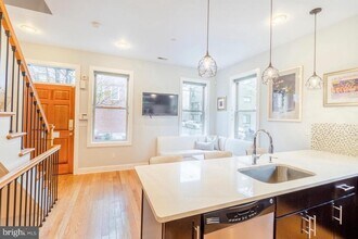 1001 S 18th St in Philadelphia, PA - Building Photo - Building Photo