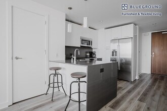 399 Fremont St, Unit FL10-ID1796 in San Francisco, CA - Foto de edificio - Building Photo