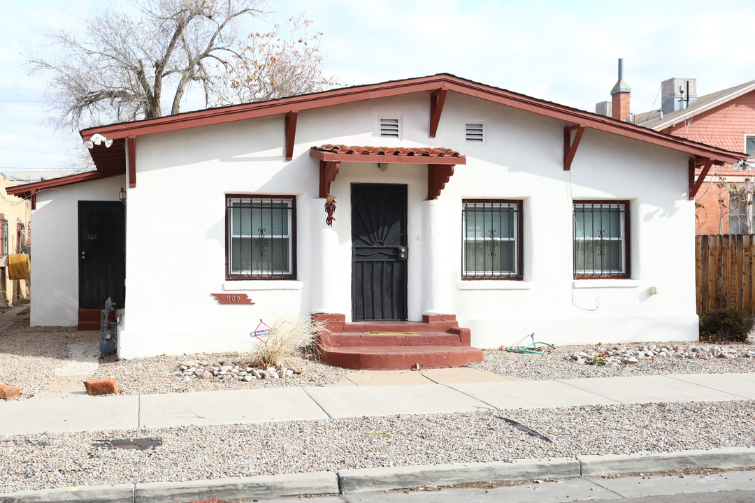 909-911 Gold Ave SW in Albuquerque, NM - Building Photo