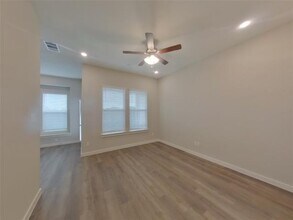 213 Holbeck Cir in Saginaw, TX - Building Photo - Building Photo