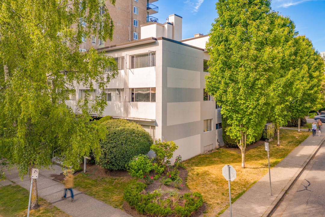 1901 Barclay St in Vancouver, BC - Building Photo