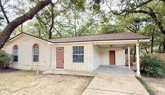 4930 La Ceiba Dr in Pensacola, FL - Building Photo