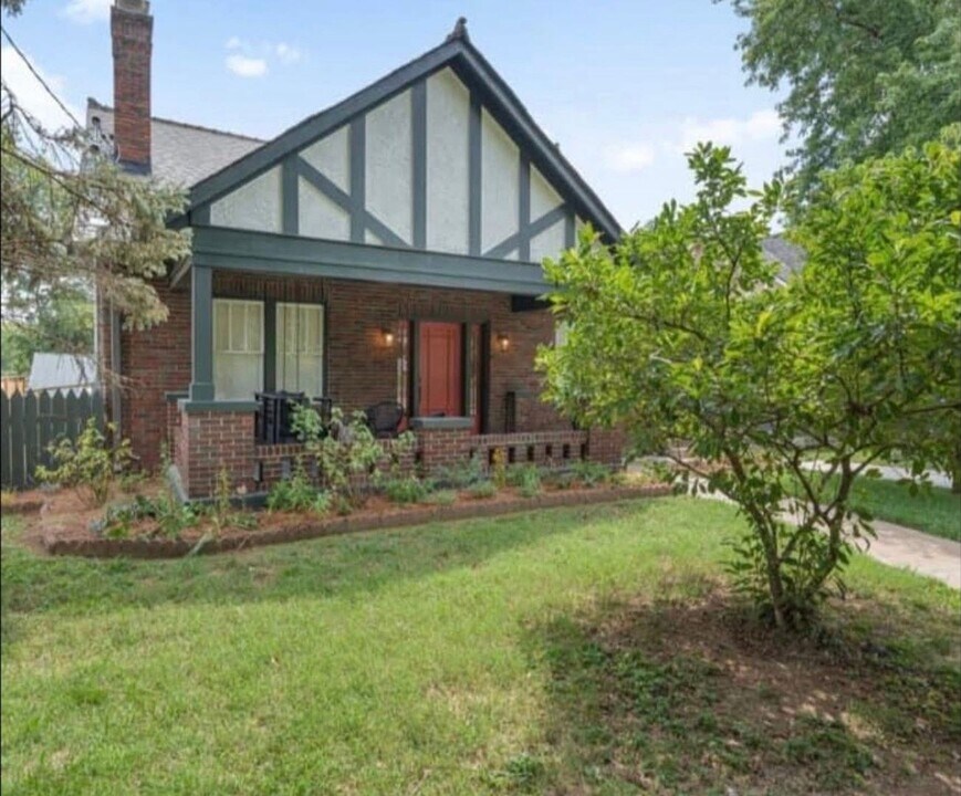 1002 Fairwin Ave in Nashville, TN - Building Photo