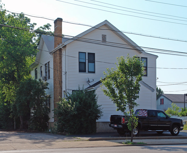 8350 Vine St in Cincinnati, OH - Building Photo - Building Photo