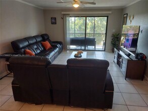 16171 Blatt Blvd in Weston, FL - Building Photo - Building Photo
