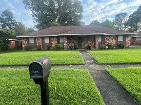 13338 Berwick Ave in Baton Rouge, LA - Building Photo