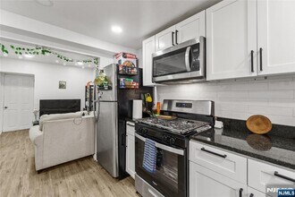 477 Mercer St in Jersey City, NJ - Building Photo - Building Photo