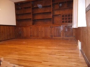 2617 Bethel Crest Dr in Bethel Park, PA - Foto de edificio - Building Photo