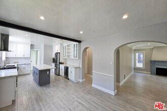 1152 S Hayworth Ave in Los Angeles, CA - Building Photo - Building Photo