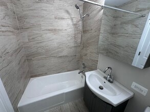 265 Nordic Rd, Unit GW in Bloomingdale, IL - Foto de edificio - Building Photo