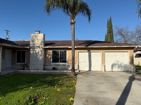 4869 E Simpson Ave in Fresno, CA - Building Photo
