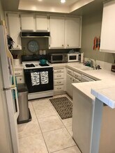 19112 Oceanport Ln, Unit HB Condo in Huntington Beach, CA - Building Photo - Building Photo