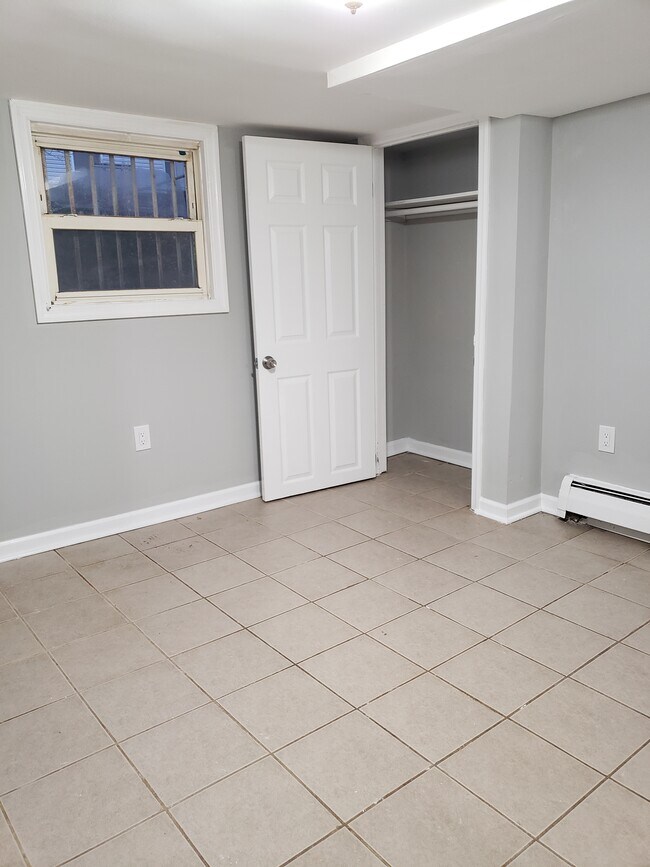 599 Bramhall Ave, Unit Basement in Jersey City, NJ - Foto de edificio - Building Photo