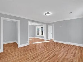 8 Manning St in Greenville, SC - Building Photo - Building Photo
