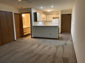 Pine Crest Apartments in Madison, WI - Building Photo - Building Photo