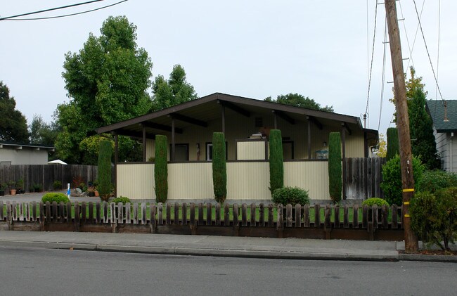 1019 Butte Ct in Santa Rosa, CA - Building Photo - Building Photo