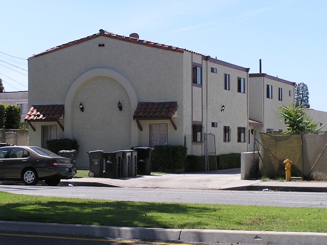 15126 Badillo St in Baldwin Park, CA - Foto de edificio