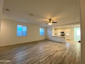 2211 W Park St in Phoenix, AZ - Foto de edificio - Building Photo