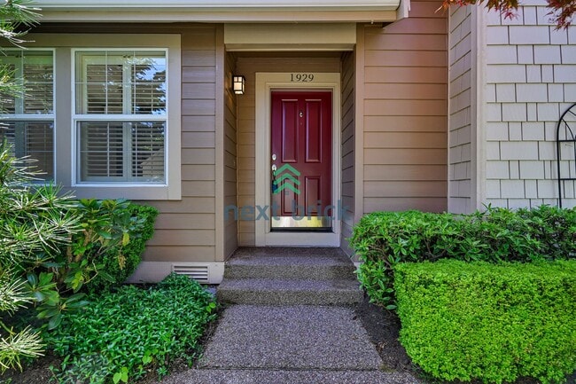 1929 12th Ct NE in Issaquah, WA - Building Photo - Building Photo