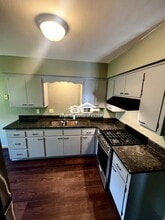 405 Monroe Pl in Hopkins, MN - Building Photo - Building Photo