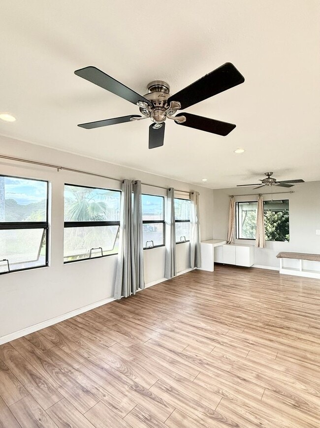 property at 95-349-349 Kuahelani Ave