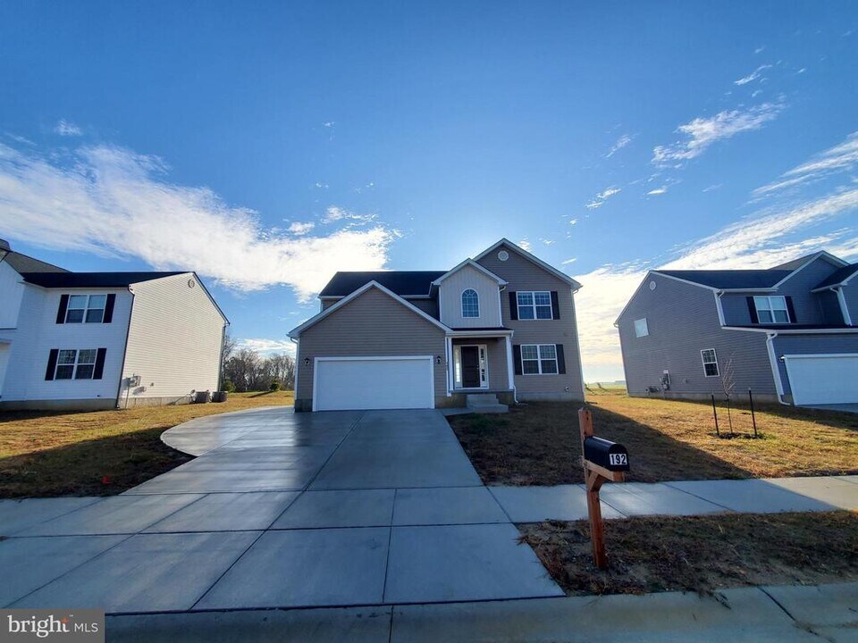 192 Cilento Dr in Magnolia, DE - Building Photo