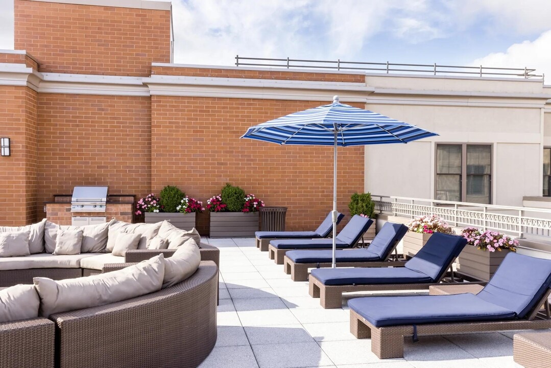 The Metropolitan at 40 Park in Morristown, NJ - Building Photo