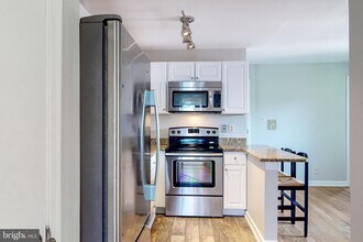 305 E Duncan Ave-Unit -G in Alexandria, VA - Building Photo - Building Photo