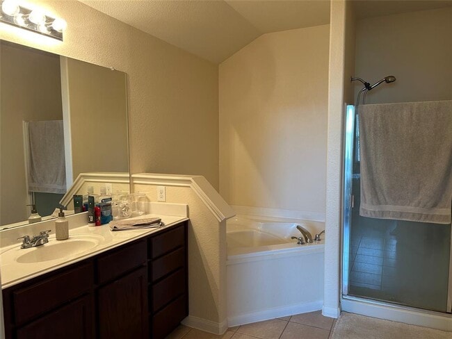 104 Judge King Dr in Jarrell, TX - Building Photo - Building Photo