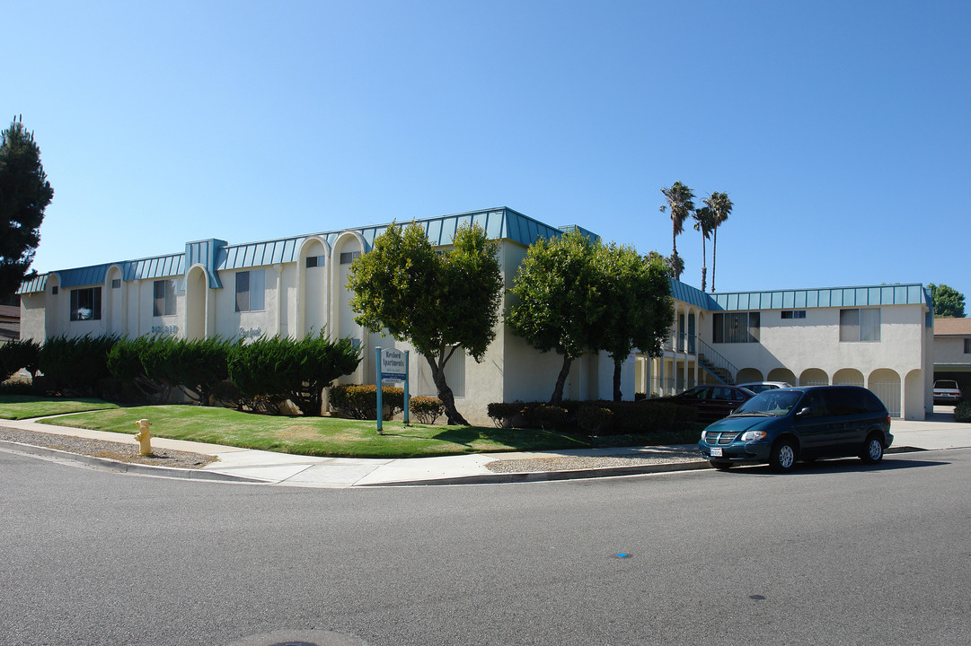 Rexford Apartments in Ventura, CA - Building Photo