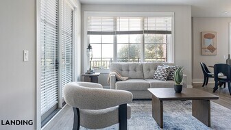 300 E Broad St, Unit 235 in Savannah, GA - Building Photo