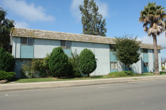 Parkside Apartments in Gonzales, CA - Building Photo - Building Photo