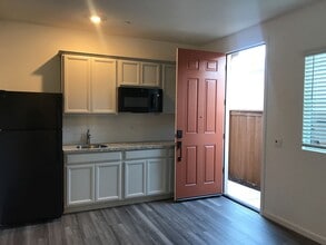 1264 Welch St in Woodland, CA - Building Photo - Building Photo
