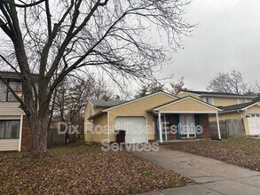 3701 Greenview Dr in Middletown, OH - Building Photo - Building Photo