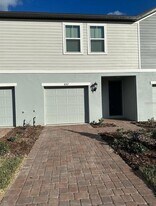 652 Legacy Lp in Davenport, FL - Building Photo