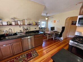 21 Chandler St, Unit 3 in Somerville, MA - Foto de edificio - Building Photo