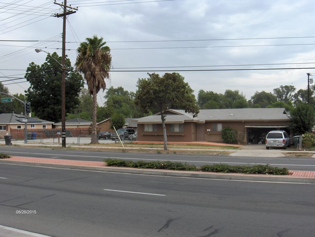 5910-5926 Arlington Ave in Riverside, CA - Building Photo - Building Photo