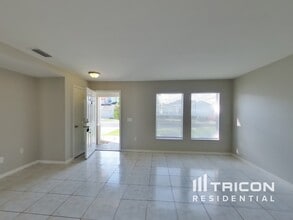 2483 Brownwood Dr in Mulberry, FL - Foto de edificio - Building Photo