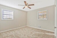 2871 Knollview Dr photo'