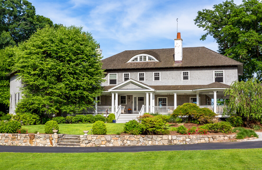 15 Shagbark Rd in Norwalk, CT - Foto de edificio