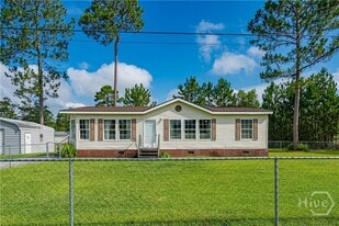 75 Willow Ln in Ludowici, GA - Building Photo