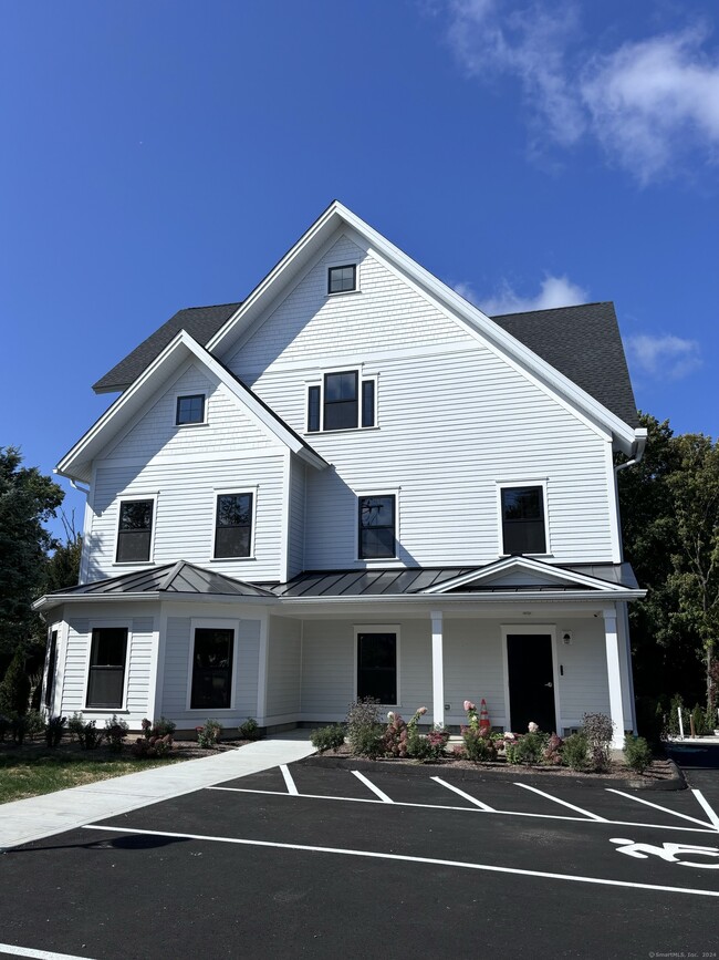 5 N Salem Rd in Ridgefield, CT - Building Photo - Building Photo