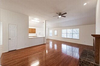 2435 Campfire Creek Dr in Arlington, TX - Building Photo - Building Photo