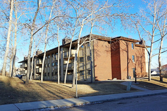 385 Patterson Hl SW in Calgary, AB - Building Photo - Building Photo