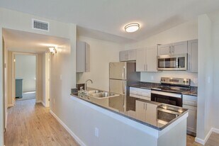 Magnolia Cove Apartments and Marina in Panama City, FL - Building Photo