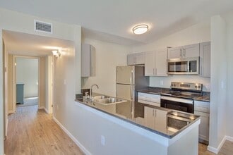 Magnolia Cove Apartments and Marina in Panama City, FL - Building Photo - Building Photo