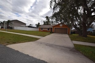 2585 Derby Dr in Deltona, FL - Building Photo