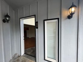 173 NE Hwy 20 in Toledo, OR - Building Photo