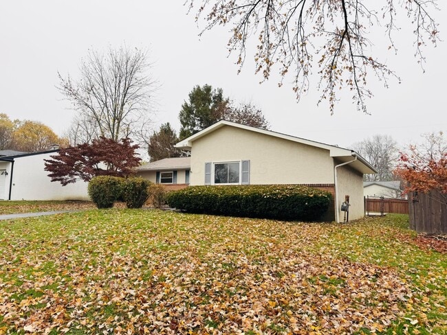 1016 Lambeth Dr in Columbus, OH - Building Photo - Building Photo